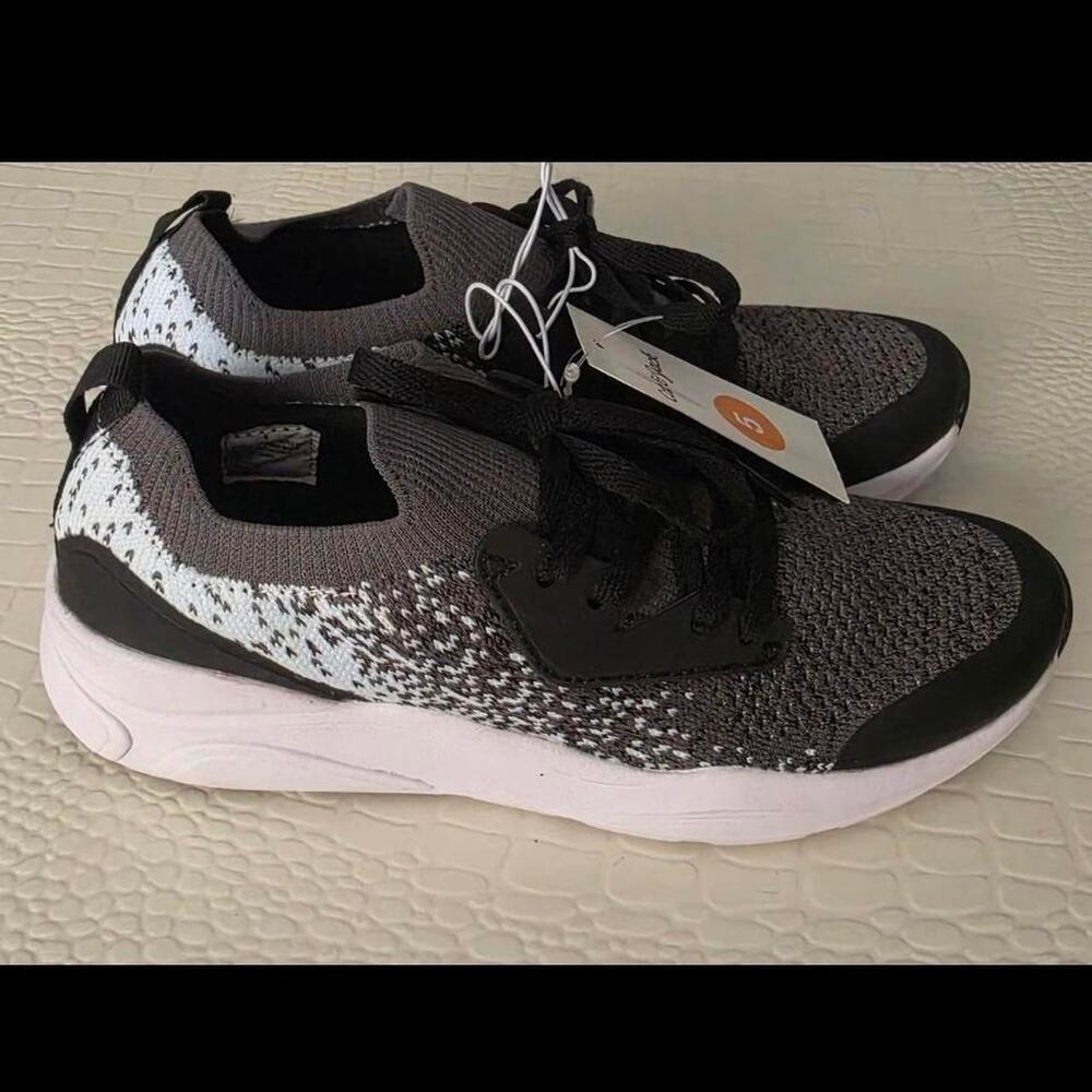 Nwt Cat & Jack Slip on Sneakers